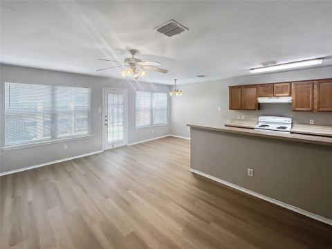 2325 Kingsway Drive, Arlington, TX 76012 — photo 2