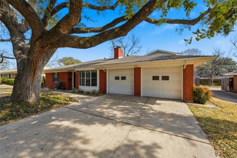 5318 Lake Lindenwood Drive, Waco, TX 76710 — photo 2
