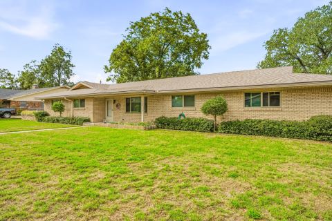 2190 N Woodland Street, Stephenville