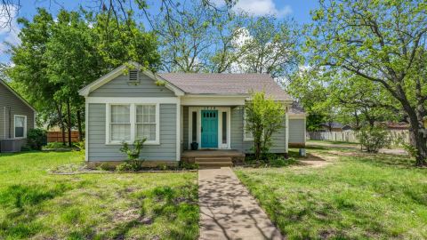 1715 N Oak Avenue, Mineral Wells, TX 76067 — photo 2