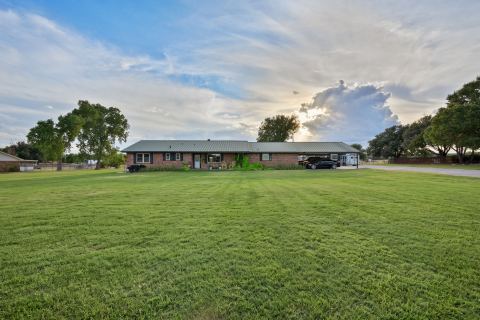 1270 County Road 437, Stephenville, TX 76401 — photo 3