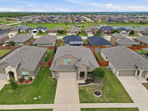 1111 Dublin Drive, Cleburne