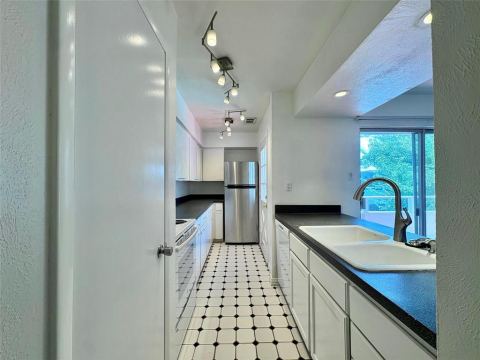 4347 Dickason Avenue 207, Dallas, TX 75219 — photo 3