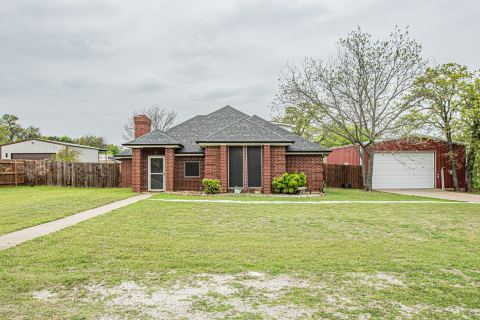 614 Overhill Road, Granbury