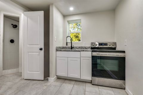 522 Griffith Avenue, Dallas, TX 75208 — photo 2