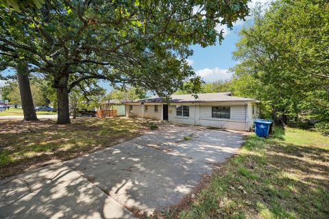105 S Hickory Avenue, Denison, TX 75020 — photo 2