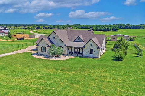 10040 Horseshoe Nail Road, Pilot Point, TX 76258 — photo 2