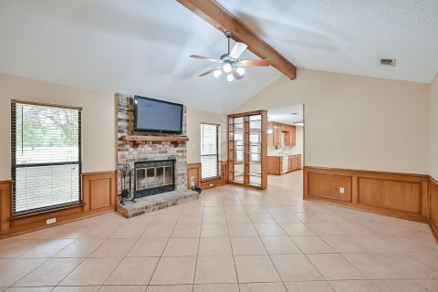 104 Hilltop Drive, Kennedale, TX 76060 — photo 3
