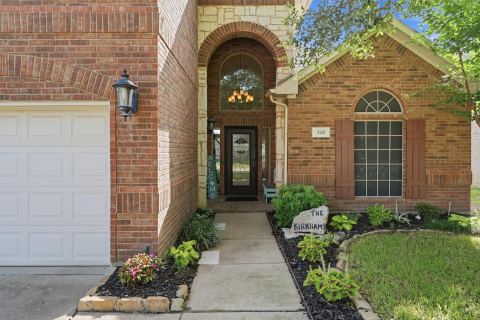 328 Tioga Street, Burleson, TX 76028 — photo 3