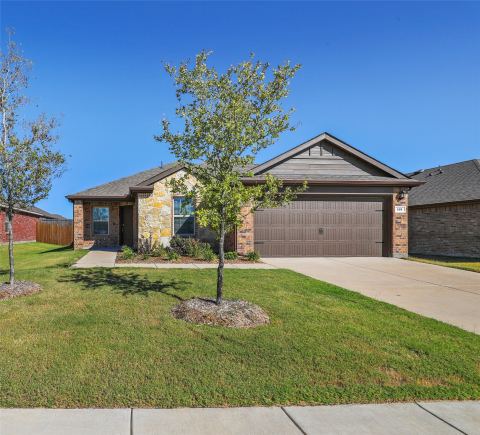 121 Woodland Street, Anna