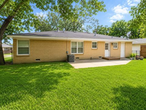 425 AUSTIN Street, Sherman, TX 75090 — photo 2
