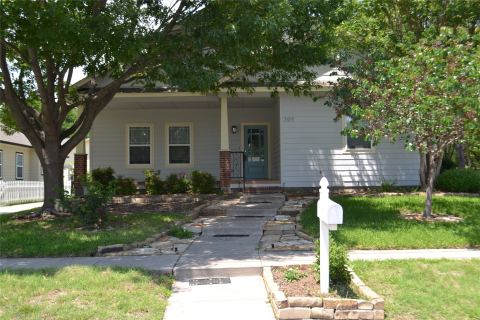 709 Roberts Street, Denton, TX 76209 — photo 2