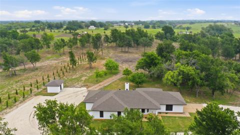 1070 Diamond Oaks Road, Stephenville, TX 76401 — photo 2