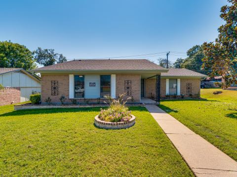 2714 Meadow Bluff Lane, Dallas