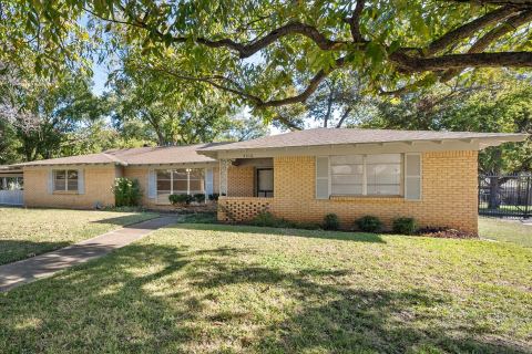 4316 Ashmore Drive, North Richland Hills, TX 76180 — photo 2