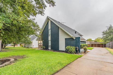 2821 Cheyenne Street, Irving, TX 75062 — photo 2
