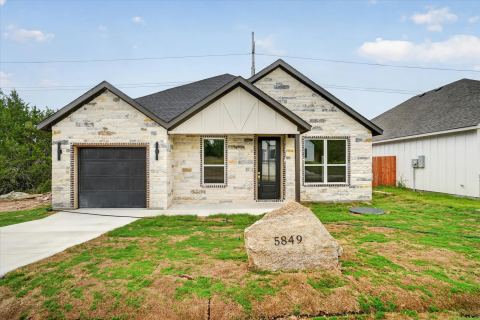 5849 Black Pine Circle, Granbury