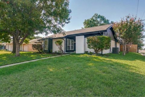 1742 Marblehead Drive, Lewisville, TX 75067 — photo 2