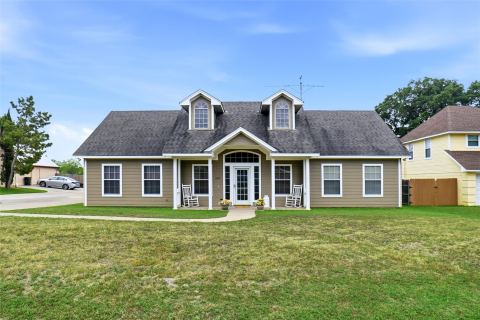 207 Bonita Drive, Granbury