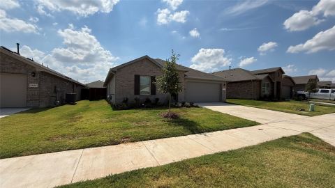 1033 Foxburg Drive, Fort Worth, TX 76179 — photo 3