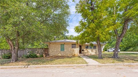 1600 W Hull Street, Denison
