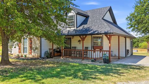 1870 Ross Lane, Springtown, TX 76082 — photo 2