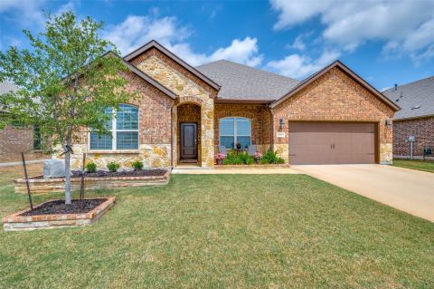 10509 Table Bluff Street, Aubrey
