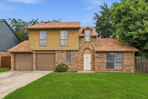 6733 Dandelion Drive, Fort Worth, TX 76137 — photo 2