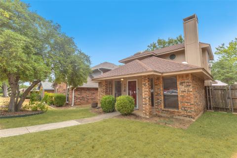 734 Red Oak Drive, Lewisville