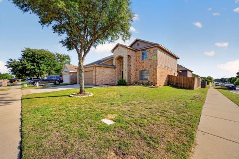 10424 Rising Knoll Lane, Fort Worth, TX 76131 — photo 2