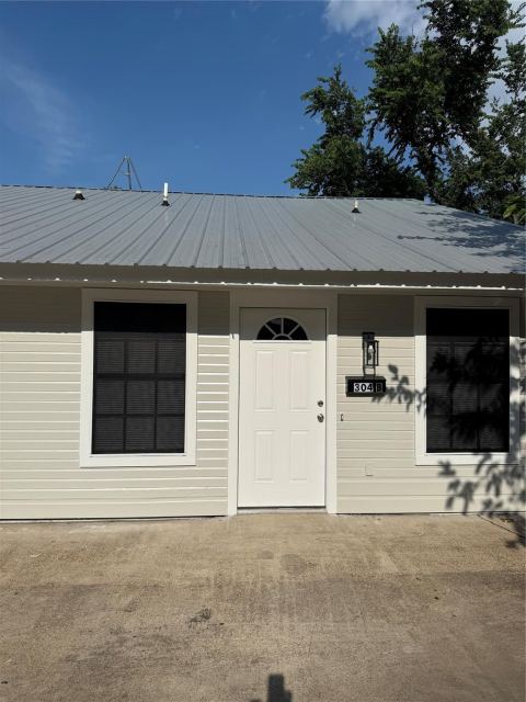 304 E Hickory Street B, Kaufman