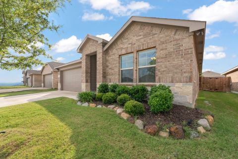 806 Peighton Court, Cleburne, TX 76033 — photo 2