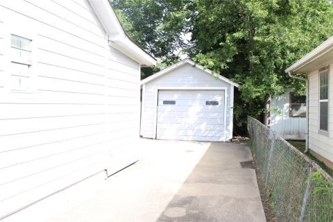 2817 Cleveland Avenue, Waco, TX 76711 — photo 2