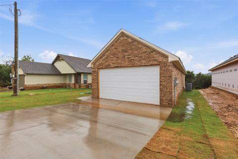 1413 Ridgeview Circle, Granbury, TX 76048 — photo 2