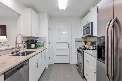 3545 Northwest Parkway, University Park