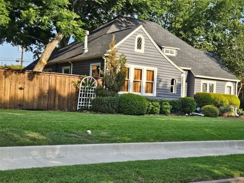 306 Harbin Avenue, Waxahachie