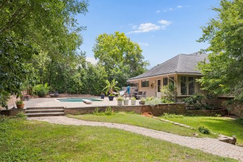 205 Balboa Street, Irving, TX 75062 — photo 2