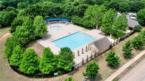 1412 Hawk Valley Drive, Little Elm, TX 75068 — photo 2