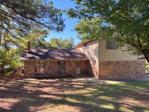 15830 Hilltop Drive, Kemp
