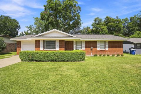 1420 Austin Drive, Ennis, TX 75119 — photo 2