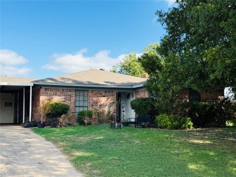 501 E Oak Street, Aledo
