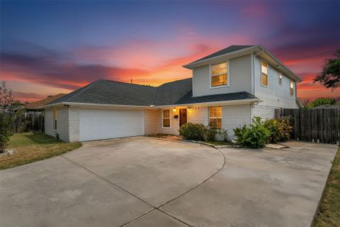 2124 Brentwood Lane, Carrollton
