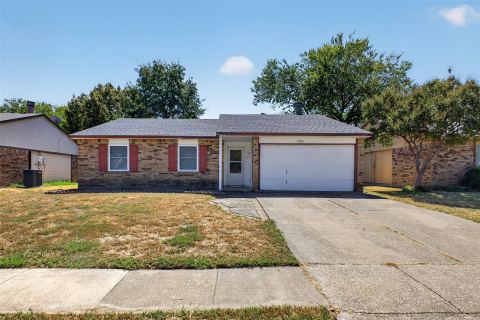1305 Clark Trail, Grand Prairie