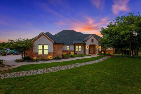 1040 Lighthouse Court, Grand Prairie