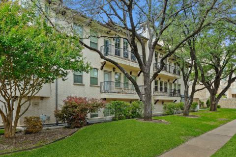 5801 Hillcrest Avenue 03, University Park