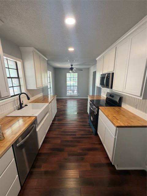 209 porter Court, Crowley, TX 76036 — photo 2