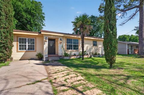 604 Graham Street, Cleburne