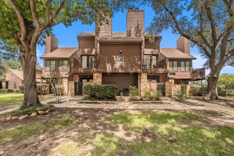 1712 Baird Farm Circle 2205, Arlington