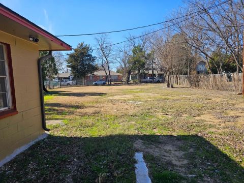 111 W Avenue D A, Garland, TX 75040 — photo 3