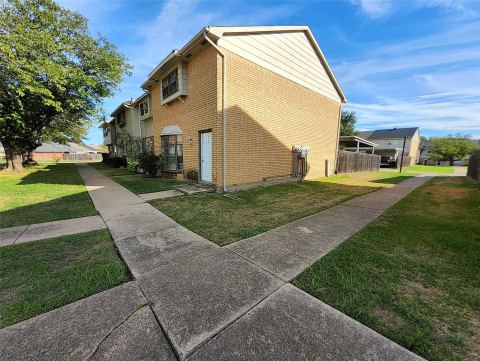 99 W Mountain Creek Drive, Grand Prairie, TX 75052 — photo 3
